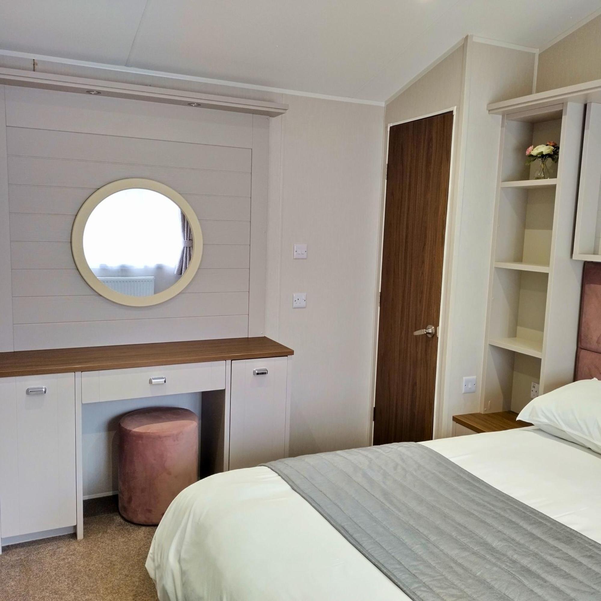 Caplor Glamping & Lodges Херфорд Екстериор снимка