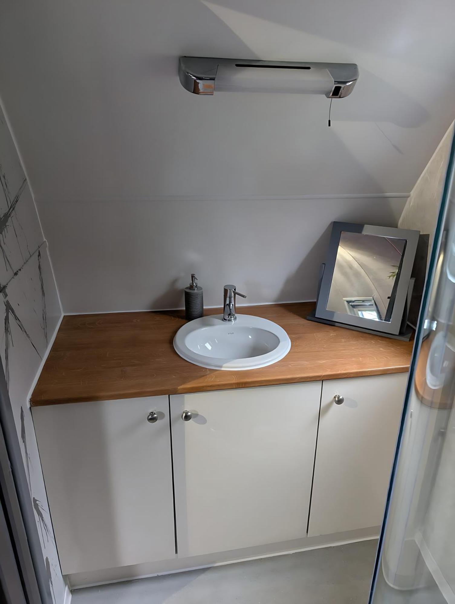 Caplor Glamping & Lodges Херфорд Екстериор снимка