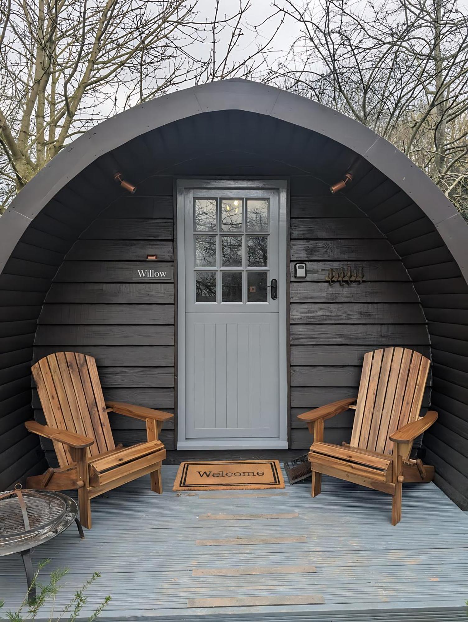 Caplor Glamping & Lodges Херфорд Екстериор снимка