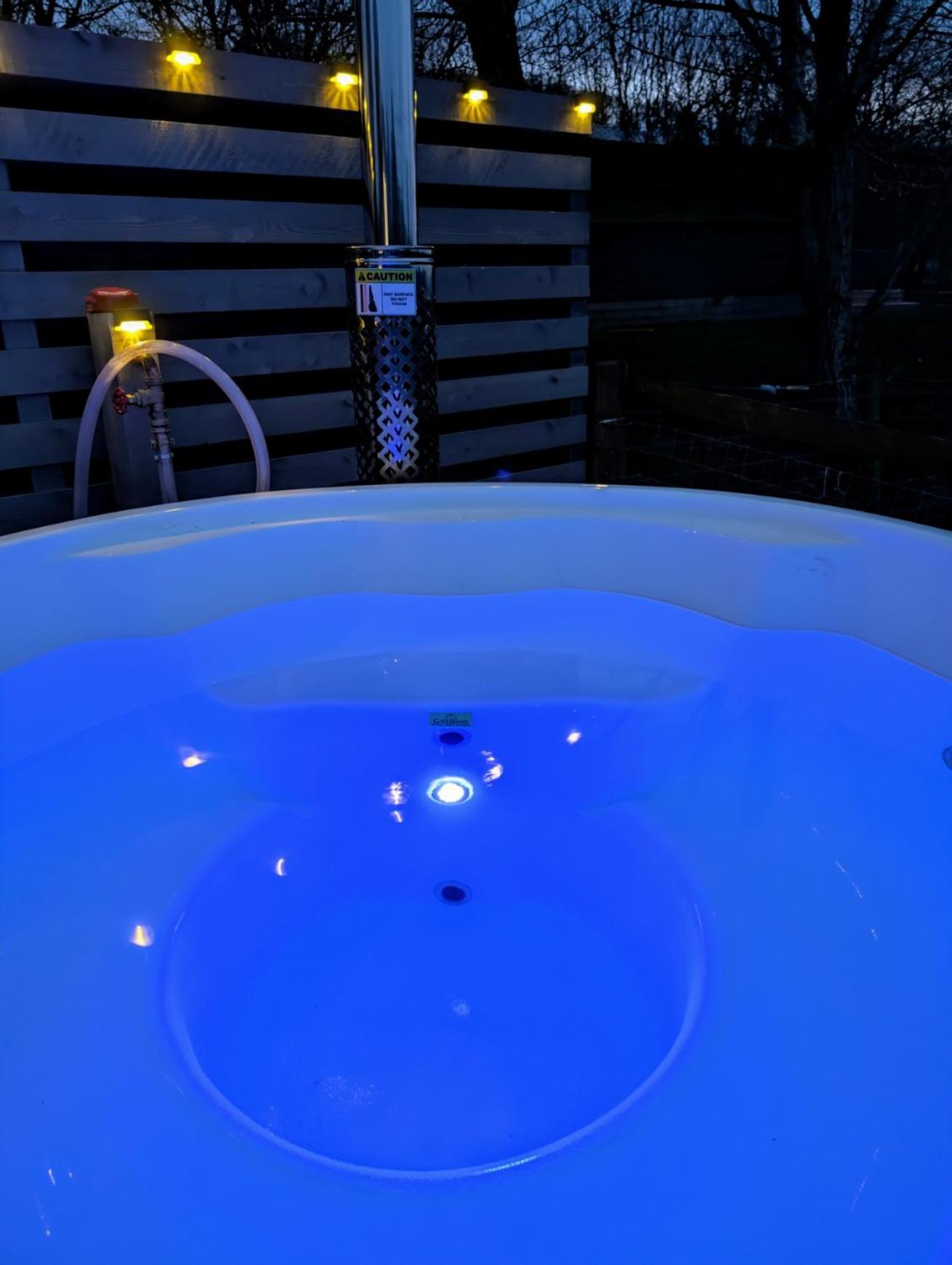 Caplor Glamping & Lodges Херфорд Екстериор снимка